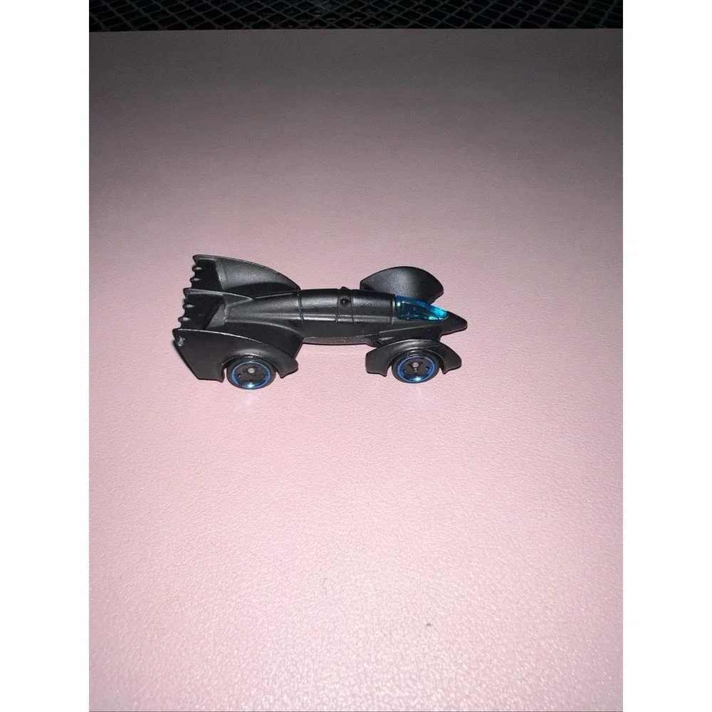 Hot‎ Wheels DC Comics Mattel Batman Batmobile (s12) 1:64 Diecast Great Condition